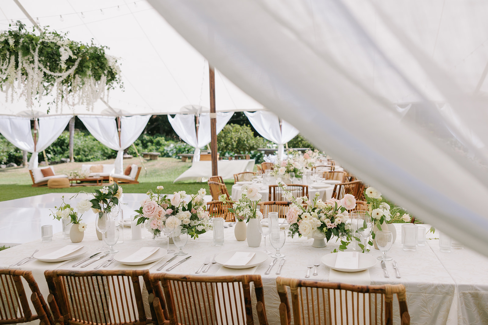 Luxurious event furniture and décor